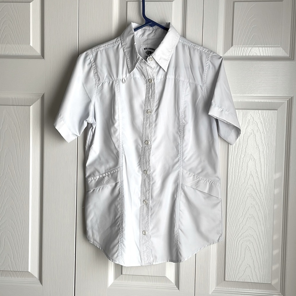 Woman’s White Short Sleeve Shirt.